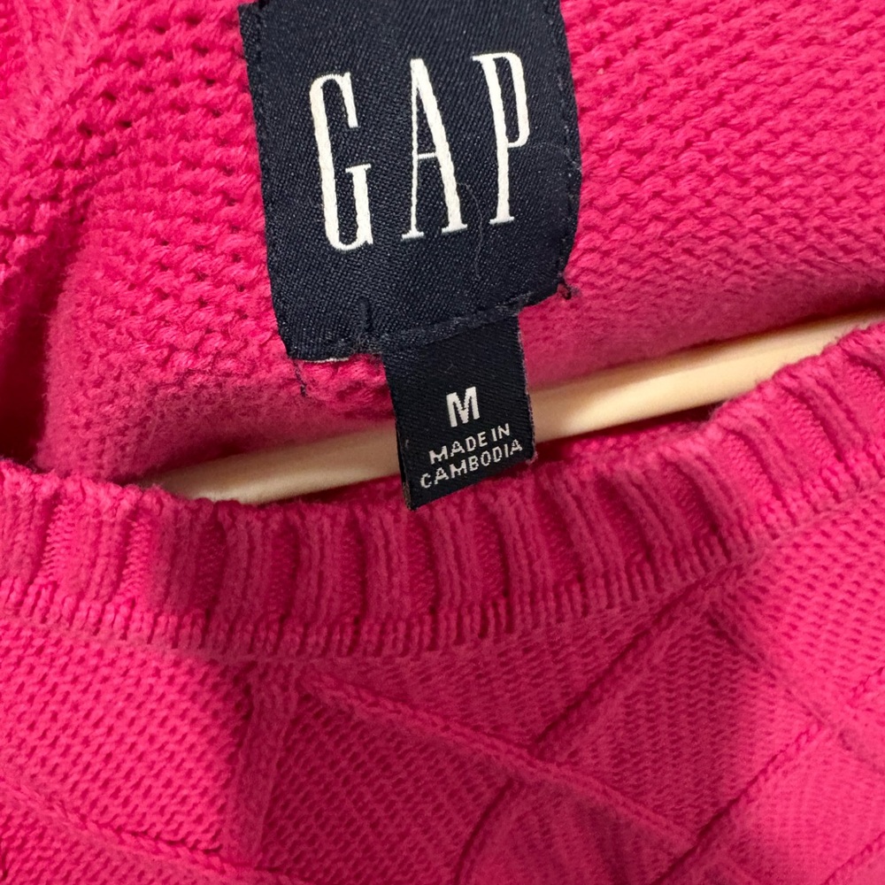 Gap cotton hot pink cable sweater
